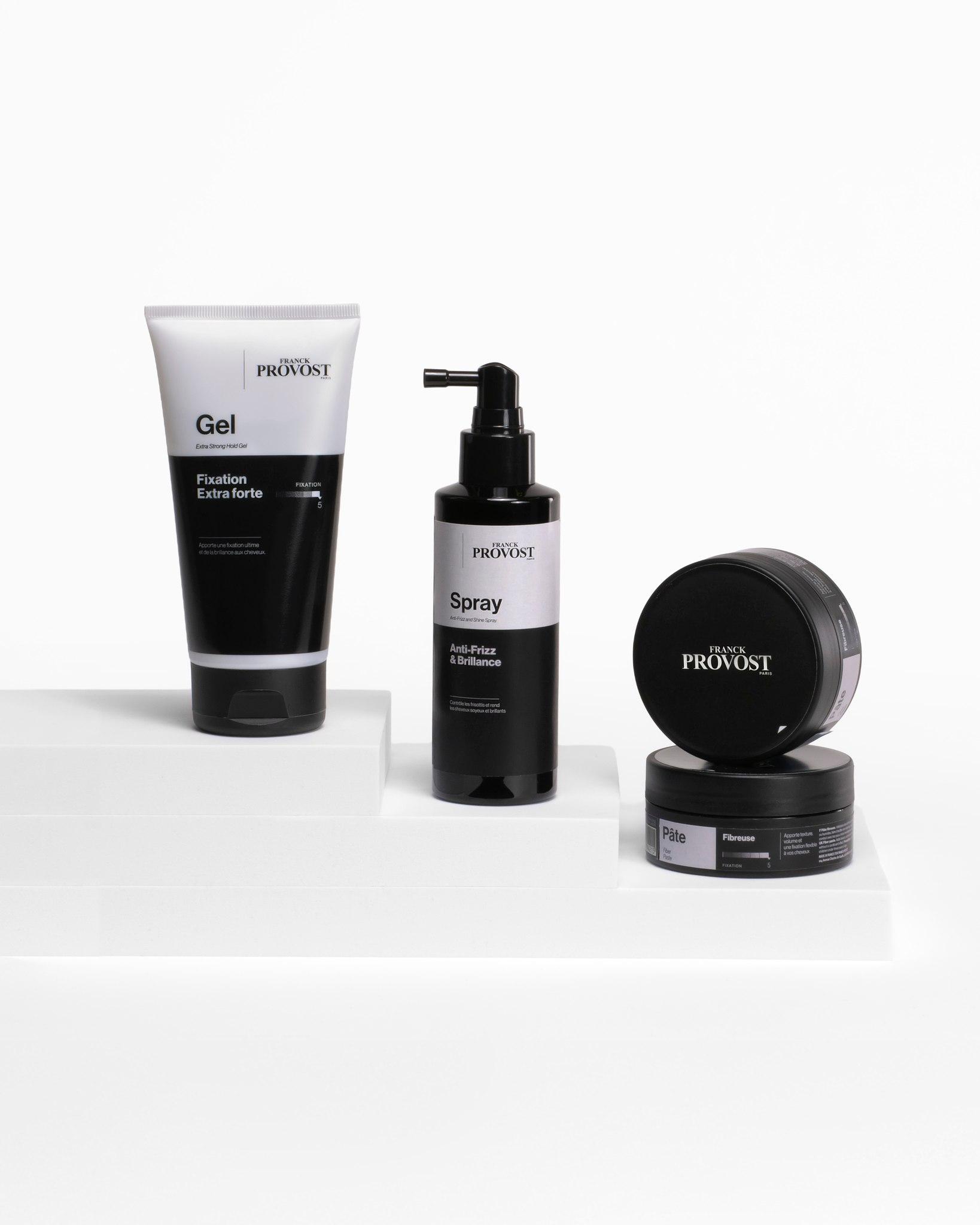 Quel coiffant pour quel look ? ​🤍

-  Le spray anti-frizz : pour un brushing sans frisottis et de cheveux doux et brillants​
- Le gel : pour plaquer, sculpter ou apporter une touche glossy à vos coiffures​
- La pâte fibreuse : pour texturiser, modeler et créer un effet coiffé-décoiffé parfaitement maîtrisé​

      ​