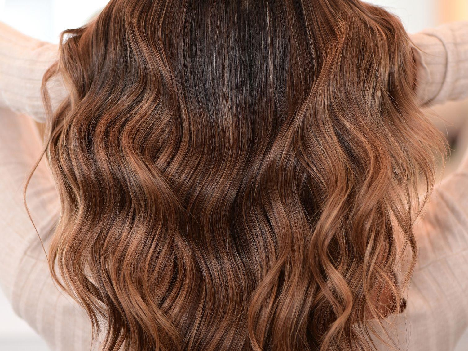 indian sun balayage technique sur cheveux ondulés