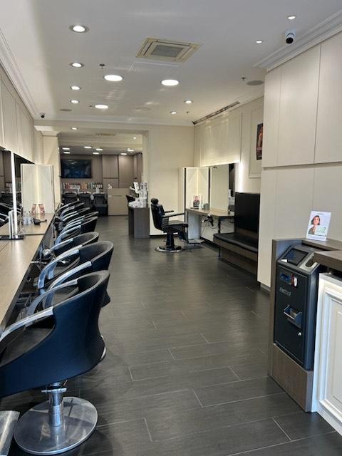 Photo bancs de coiffages espace diagnostic Franck Provost Bonneveine - 13008 Marseille