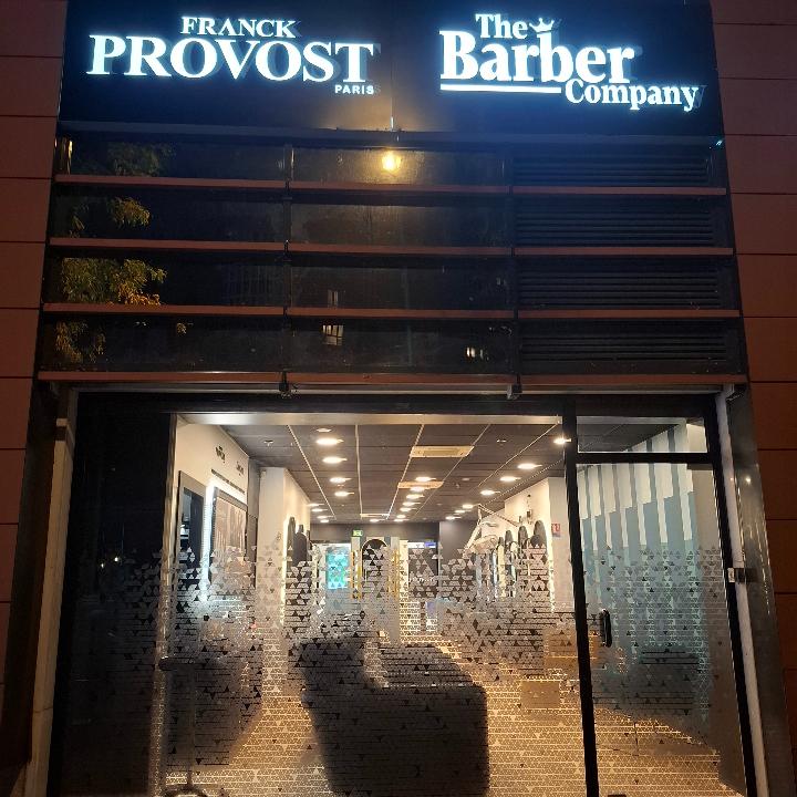 Vitrine Salon côté Rue