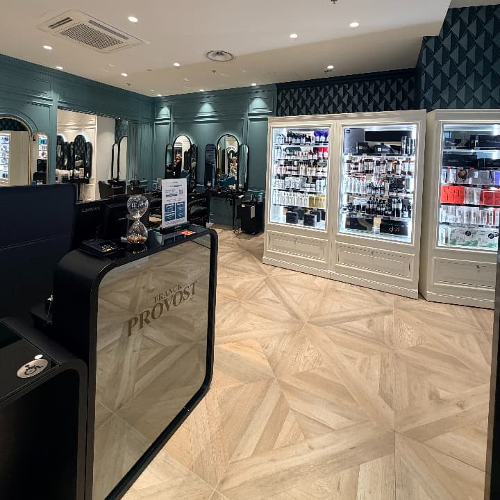 Poste Accueil salon