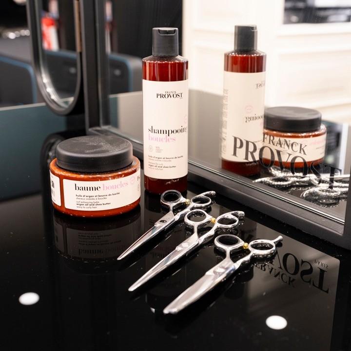 Photo produits Franck Provost naturels et professionnels - baume boucles et shampooing boucles Franck Provost Les Terrasses du Port Marseille 13002