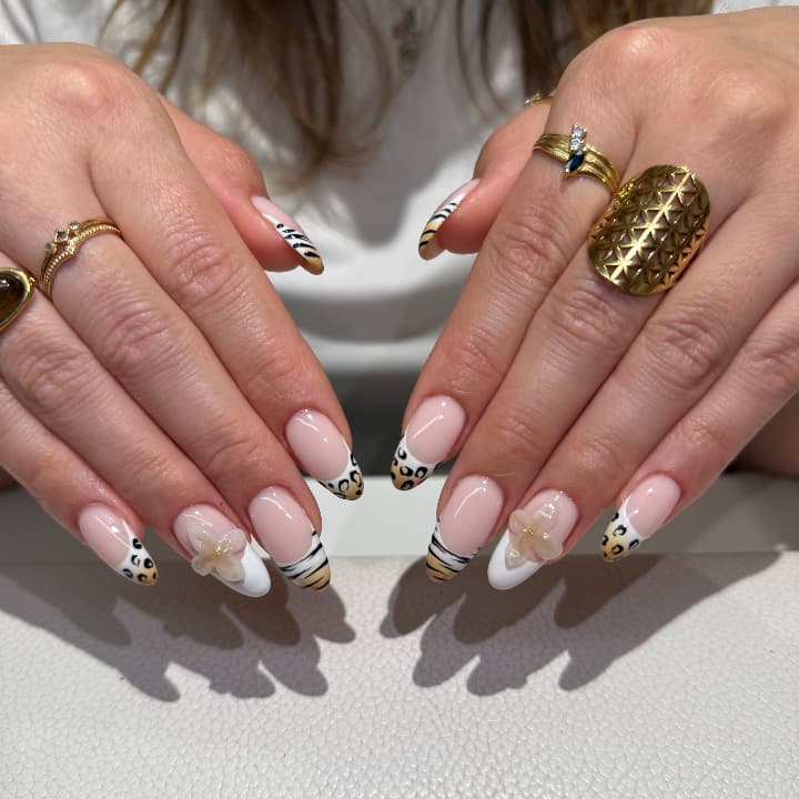 nails